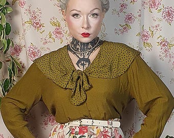 Mustard khaki polka dot large collar neck tie rayon longsleeve blouse -UK12-14+ - 80s does 50s viscose collared neck tie longsleeve shirt