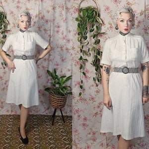 Vintage sporty white summer shortsleeve stripe pattern tennis dress - UK 8-12 - 70s does 40s white tennis dress - 30s 40s summer white dress