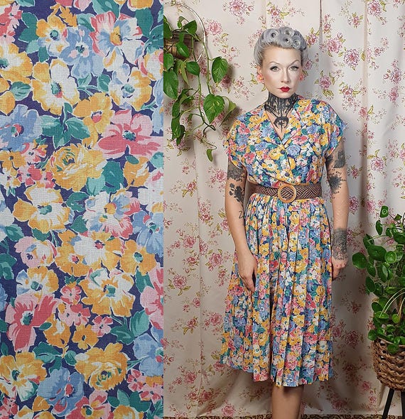 Romantic Colorful Floral Print Shortsleeve Pleated Skirt a Line Dress -  UK12-14+ - 1940s 1950s Style - 80s Does 50s Shabby Floral Dress