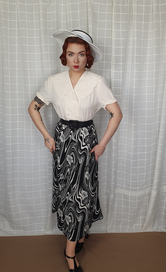 Vintage 1940s 1950s style large floral embroidery