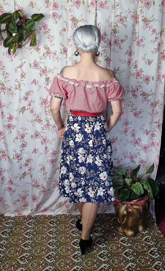 Vintage blue red white floral cotton landgirl swi… - image 7