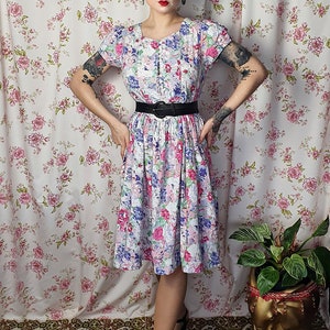 Vintage pastel pink purple romantic shabby floral puffy sleeve swing dress UK 8 12 1940s 1950s style 80s does 40s floral print dress image 4