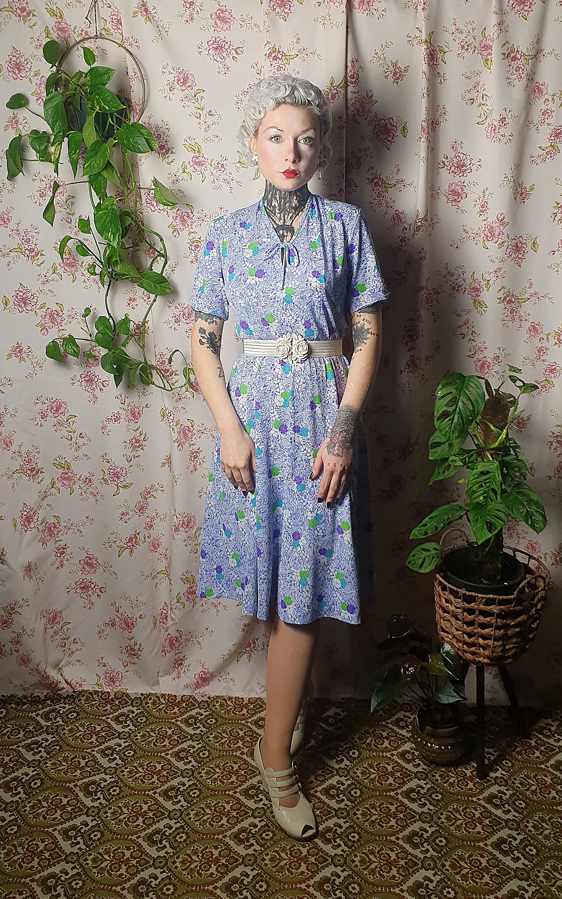 Treat ürself Floral vintage like dress Vintage White Blue Floral Print Shirtwaister Shortsleeve