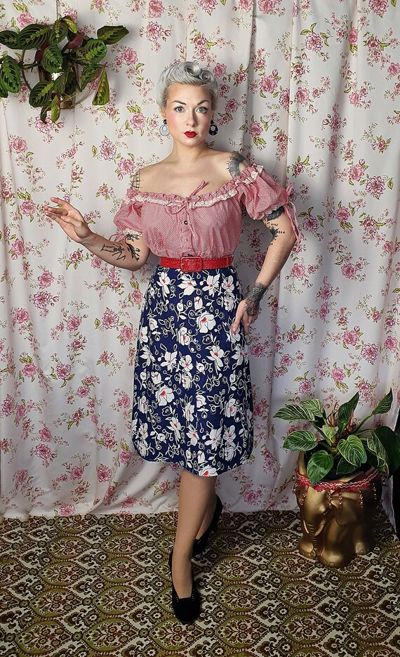 Vintage blue red white floral cotton landgirl swi… - image 3