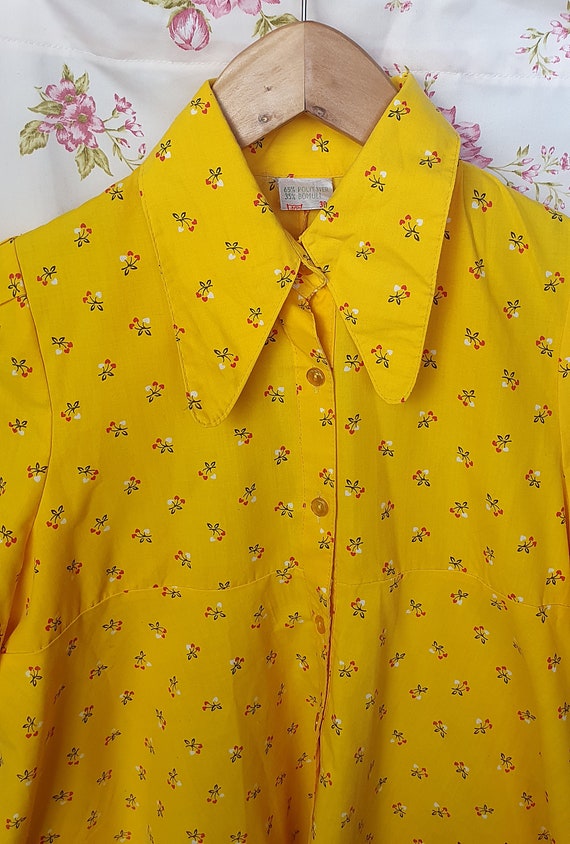 Vintage yellow ditsy floral print pointy collar c… - image 8