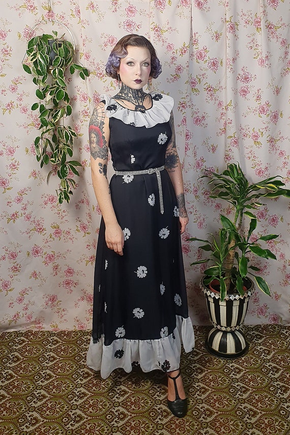 vintage style tea length wedding dresses 1950's Style Tea Length Wedding Dress from Alencon Lace