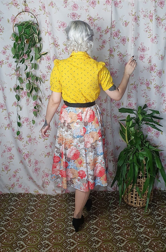 Vintage yellow ditsy floral print pointy collar c… - image 6