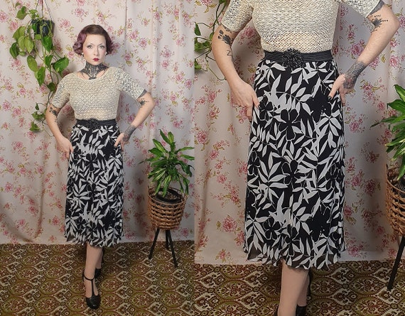 Vintage black white floral print a line midi stra… - image 1