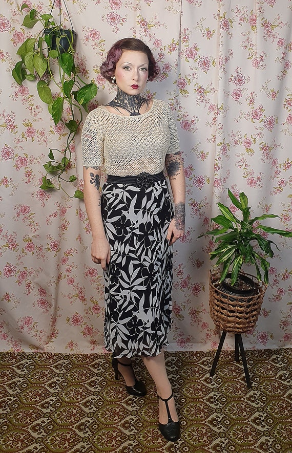 Vintage black white floral print a line midi stra… - image 2