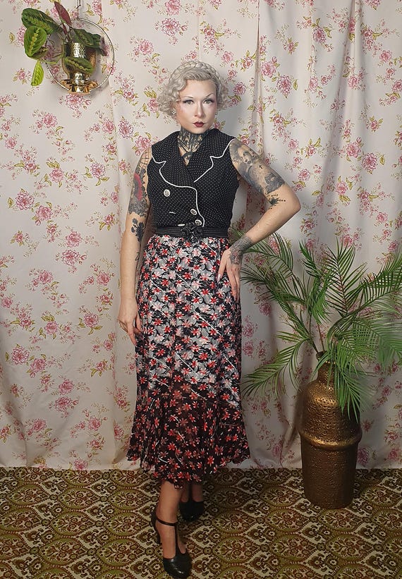 Black white polka-dot sleeveless romantic collared shirt - UK12-14 - 80s does 50s sleeveless polka dot gabardine wide lapel collar shirt
