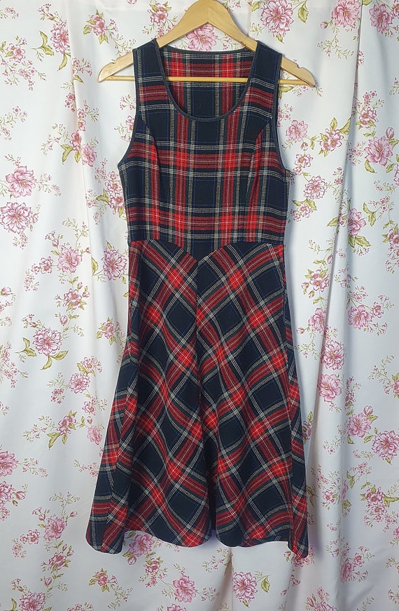 Vintage black red tartan plaid sleeveless fit an … - image 8