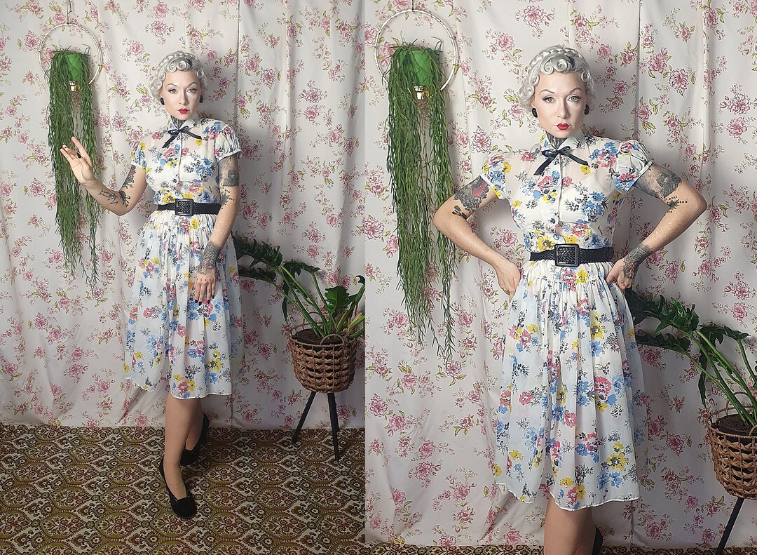 Vintage Sheer White Yellow Red Blue Floral Summer Puffy Vintage Sheer White Yellow Red Blue Floral Summer Puffy