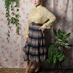 Vintage Quilted Yellow Pattern Sleeveless Top main image 1