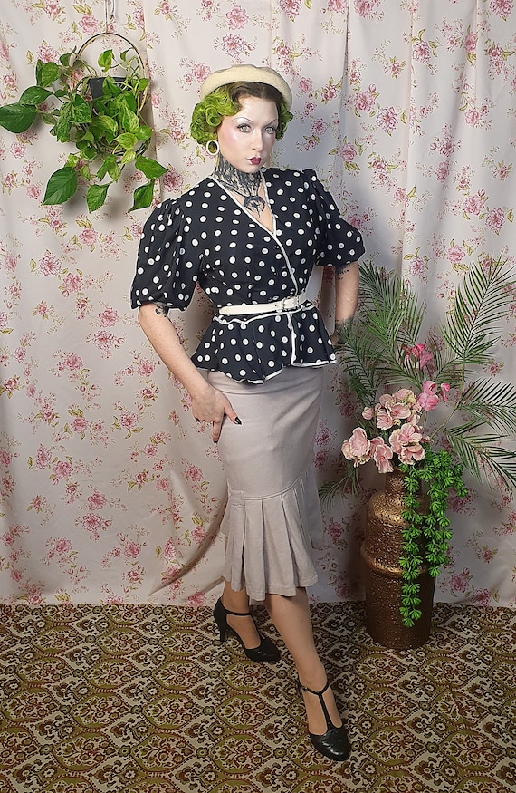 Vintage a Line Pleated Beige Wool Suiting Style Wiggle Vintage a Line Pleated Beige Wool Suiting Style Wiggle