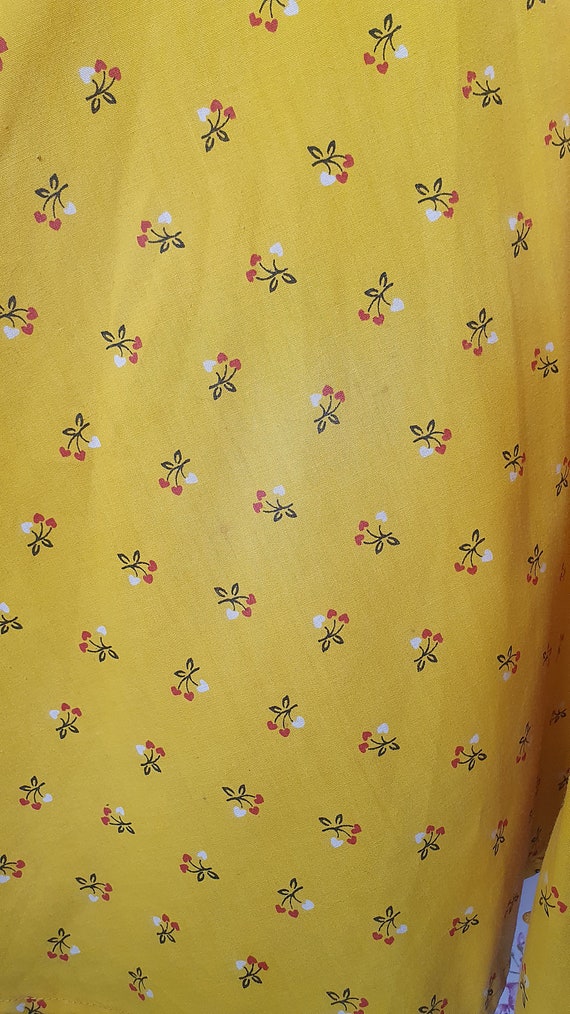 Vintage yellow ditsy floral print pointy collar c… - image 9