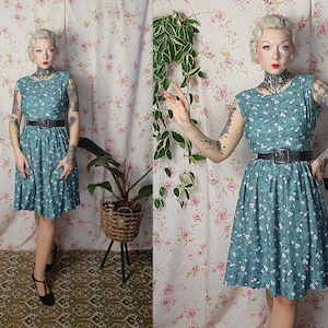 Vintage teal blue white floral print sleeveless cotton sundress- UK6-8 - 1950s 1960s dress - 1950s cotton gathered full skirt dress