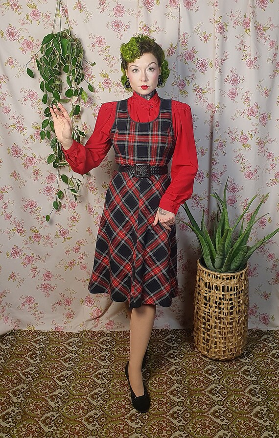 Vintage black red tartan plaid sleeveless fit an … - image 4