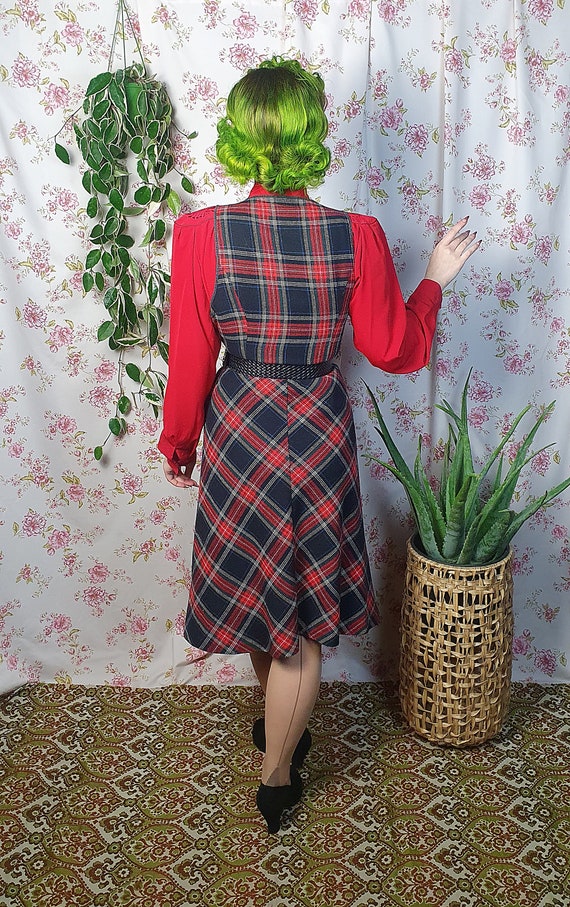 Vintage black red tartan plaid sleeveless fit an … - image 7