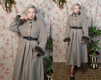 Wool dove grey line winter coat with marbled faux fur- UK 10-12+ - 1940s 1950s style -70s does 40s wool long fall winter coat