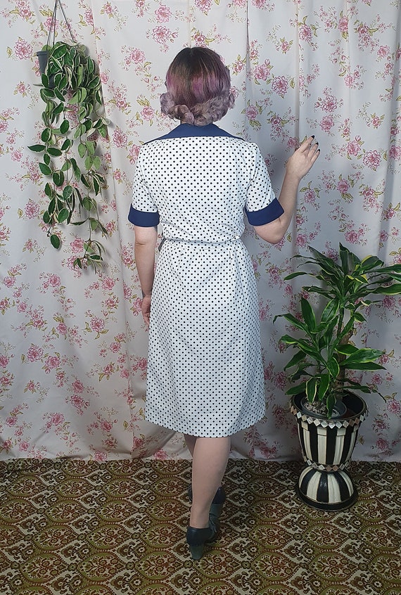Vintage navy white polka-dot pointy collar summer… - image 7