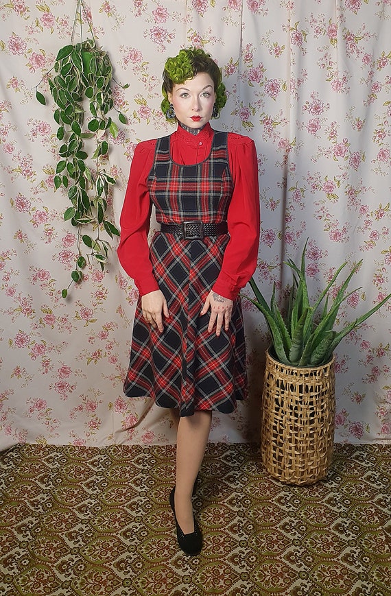 Vintage black red tartan plaid sleeveless fit an … - image 5