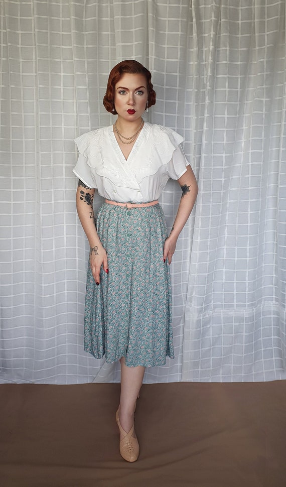 Vintage 1940s 1950s style large floral embroidery