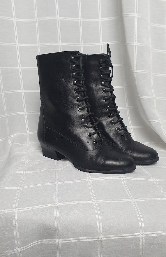 Vintage 1940s 1950s style black real leather lace