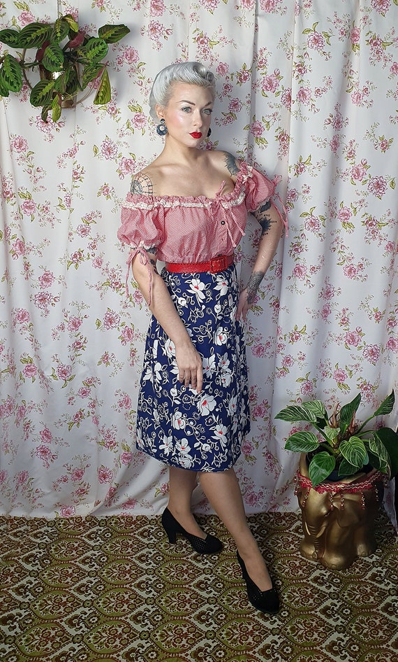 Vintage blue red white floral cotton landgirl swi… - image 2