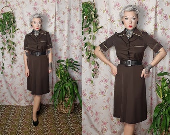 Vintage brown military inspired shortsleeve pointy collar a line dress with belt - UK 8-12- 1940s 1950s style - 40s 50s landgirl dress