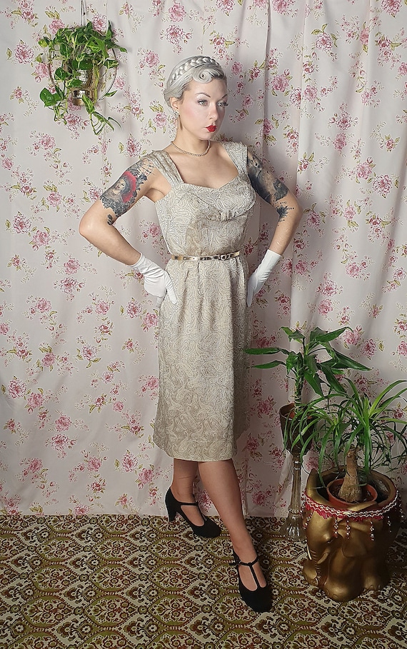 Vintage 1950s Beige Paisley Cocktail Dress Sleeveless Wiggle Dress, UK 8-10 - Etsy Vintage 1950s Beige Paisley Cocktail Dress Sleeveless Wiggle Dress, UK 8-10 - Etsy