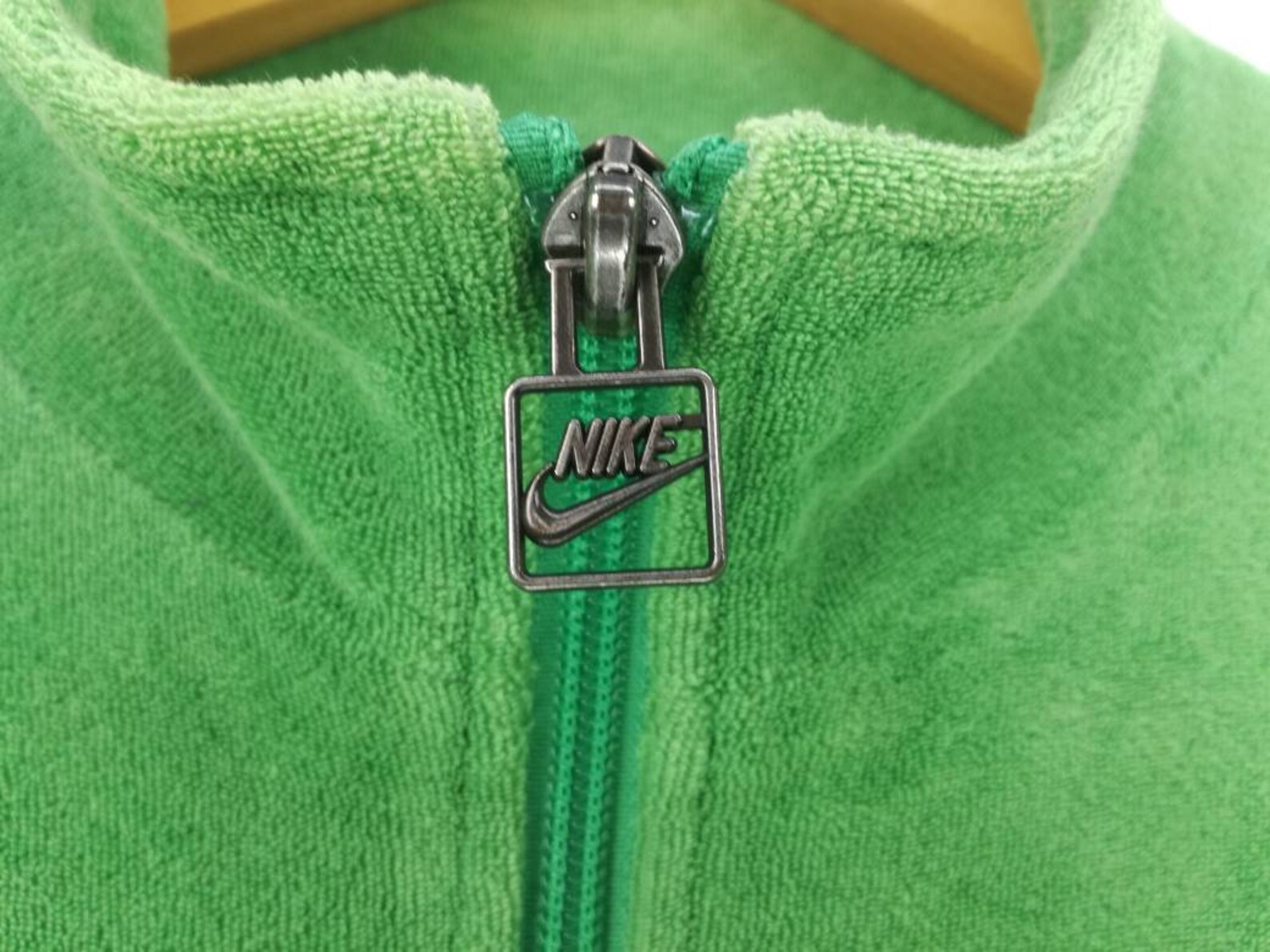 nike swoosh zipper