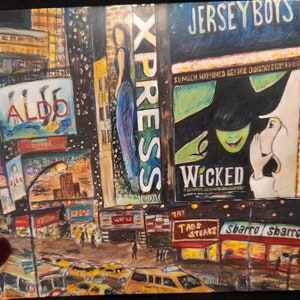 Cartão de felicitações A6 representando as luzes da Broadway e várias placas de teatro