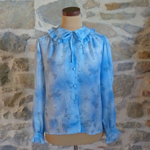 1960s blouse blue floral print, long ruffle sleeves and collar, large size FR48, UK18, US14