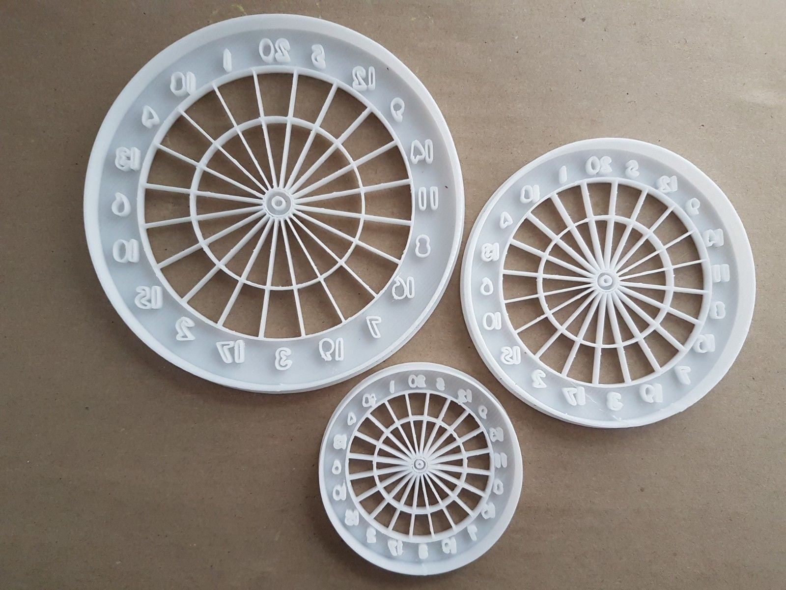 Dart Board Sport Game Pub Shape Cookie Cutter Dough Biscuit Pastry Fondant Stamp