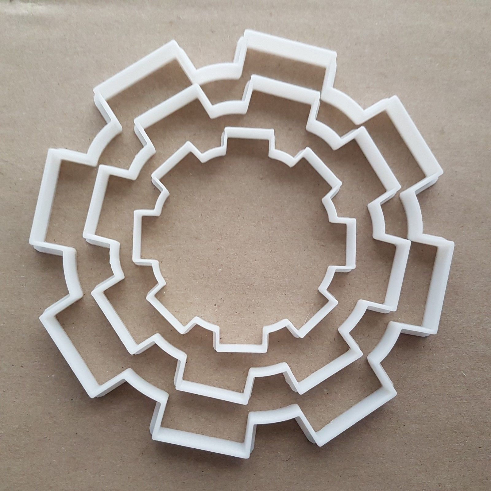 Cog Gear Machine Circle Shape Cookie Cutter Dough Biscuit Pastry Fondant Sharp