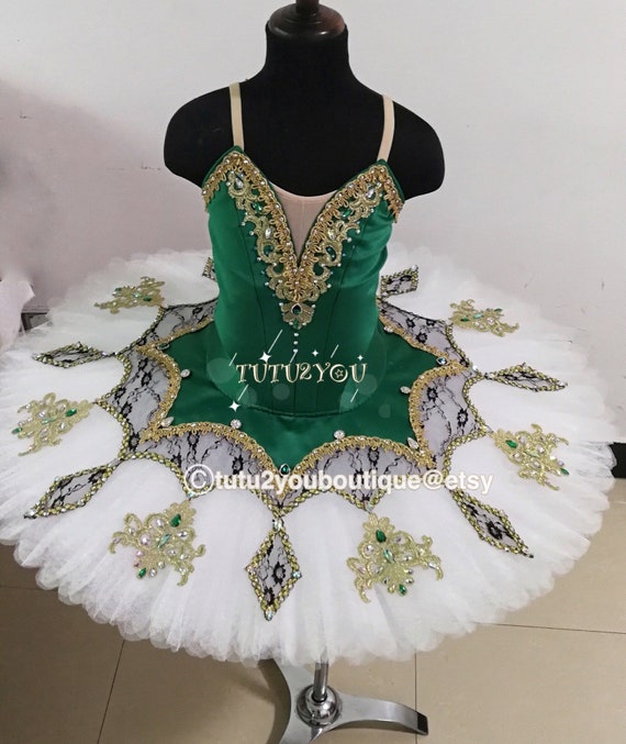green emerald velvet dress Green Spaghetti Strap Tiered Juniors Homecoming Dress 8th Grade Dance Dress