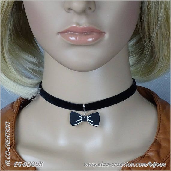 Choker black velvet neck with bow tie