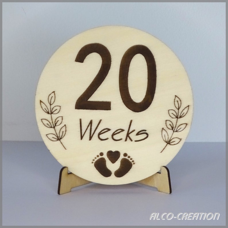 Wooden pregnancy or baby birthday card EN - Weeks