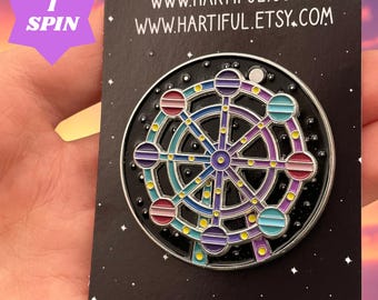 SPINNING Night Sky Ferris Wheel Enamel Pin – Spinning Interactive Lapel Pin, Amusement Park Theme, Starry Sky Pin