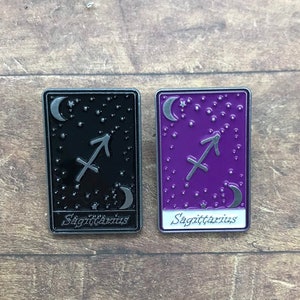 Boogschutter | Tarothoroscoopkaarten | Kleuren en zwart-wit | Sterrenbeeld, maan, sterren | Cadeau | Reversspeld, badge |