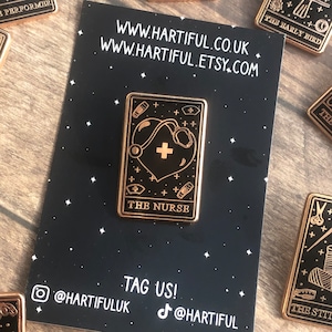 Pin de esmalte de la carta del Tarot de la enfermera, pin de solapa, insignia, esmalte duro, regalo médico