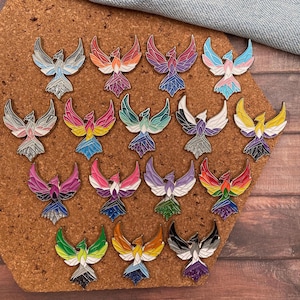 Pride Flagge Phoenix Glitzer Emaille Pin: LGBTQ+ Anstecknadel