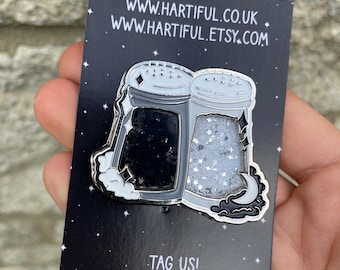 Moving Salt & Pepper Shaker Enamel Pin –  Glitter Liquid Shaker, Tilting Pin