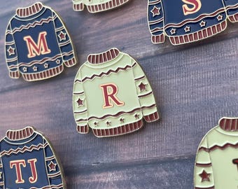 Custom Initial Sweater Enamel Pin – Personalised Winter Jumper Pin Badge – Resined