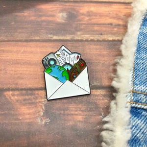 Épingle en émail pour enveloppes de voyage | Wanderlust, Backpacking |  Cadeau | Épinglette, insigne |  Cadeau