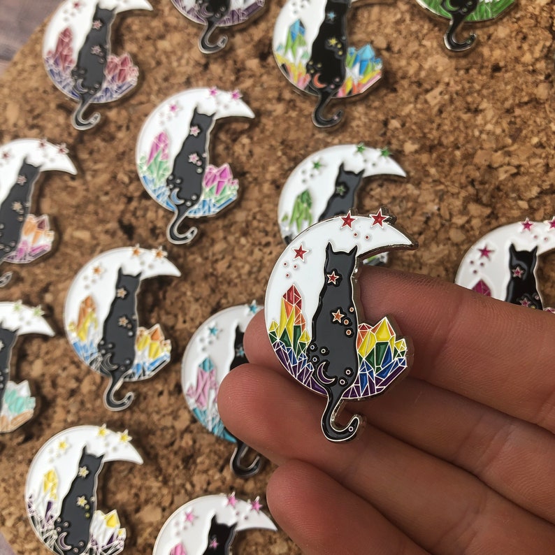 Pride Flag LGBTQ Cat Crystal und Moon Glitter Emaille Pin Anstecknadel, Anstecker LGBTQ Queer Pin Geschenk Bild 2