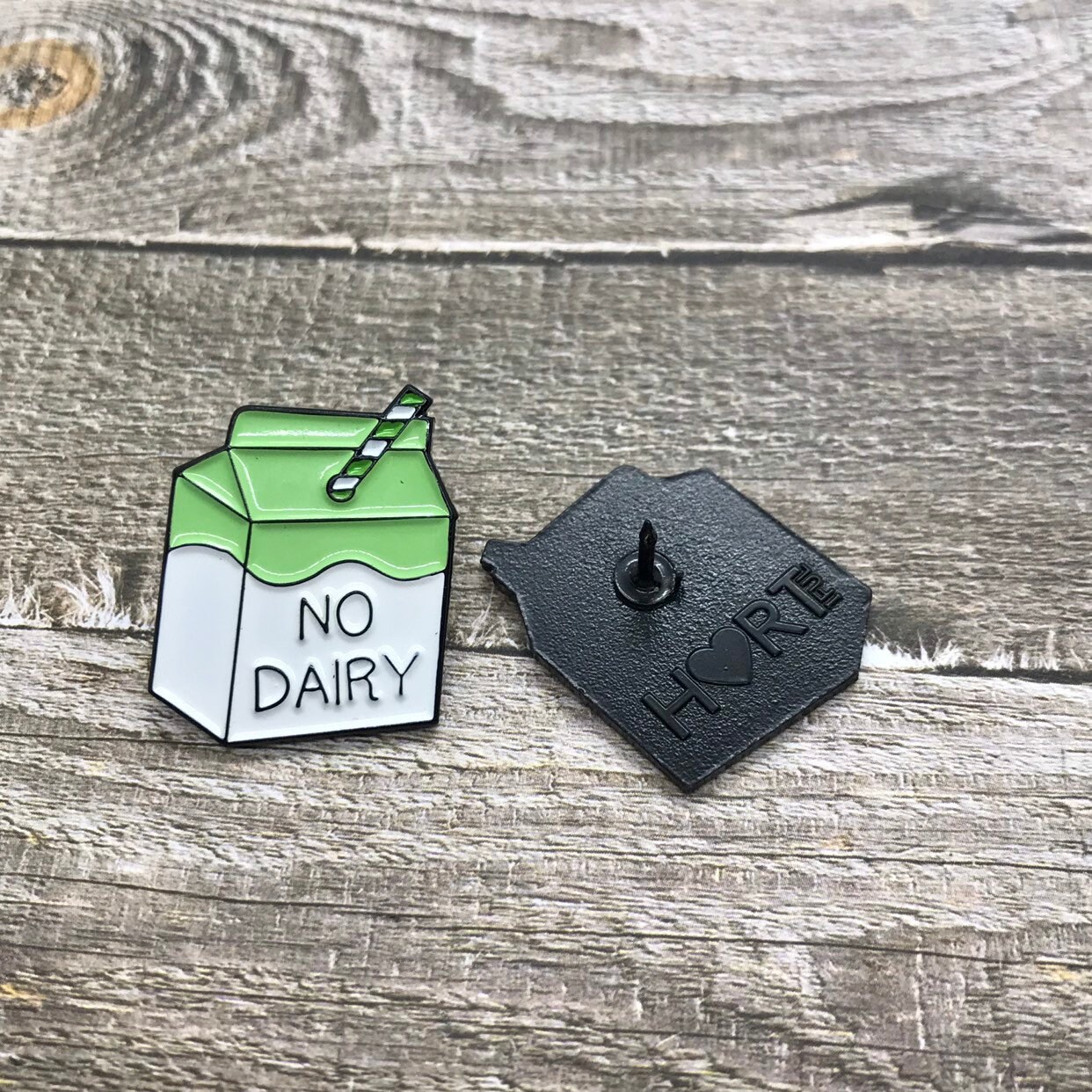 thumbnail image 2 of Apol 2pcs Charming Milk Cow Brooch Pins Alloy 2 of 12