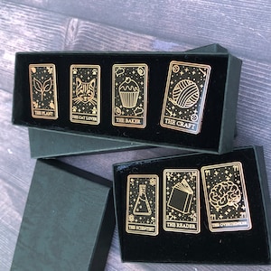 Geschenk-Set “Create your own” Tarotkarte Emaille Pins | Hobbys Lifestyle Geschenk | Geschenk | Anstecknadel, Anstecker | Harte Emaille