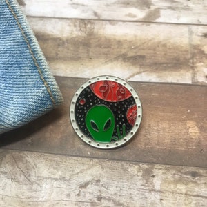 Alien Waving Enamel Pin: Outer Space Lapel Badge