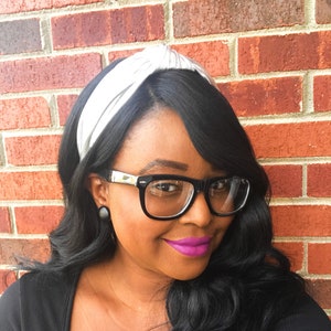 Silver Knotted Headband: Metallic Retro Hair Accessory
